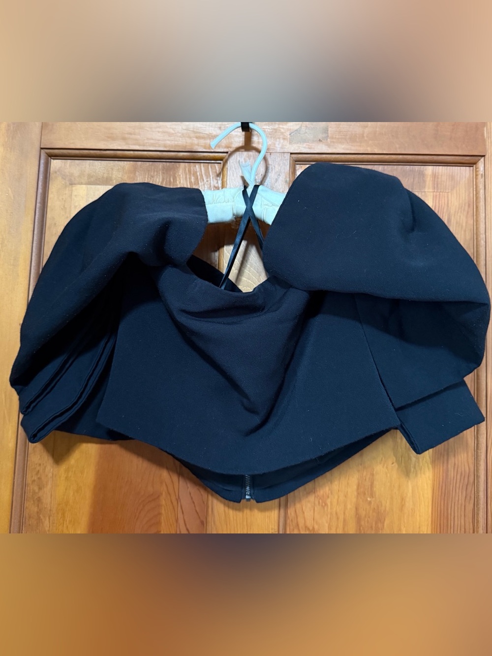 Toccin~Off-Shoulder~Bow-Sleeved Black Crop Top~Size 4~$395~ - Picture 6 of 8